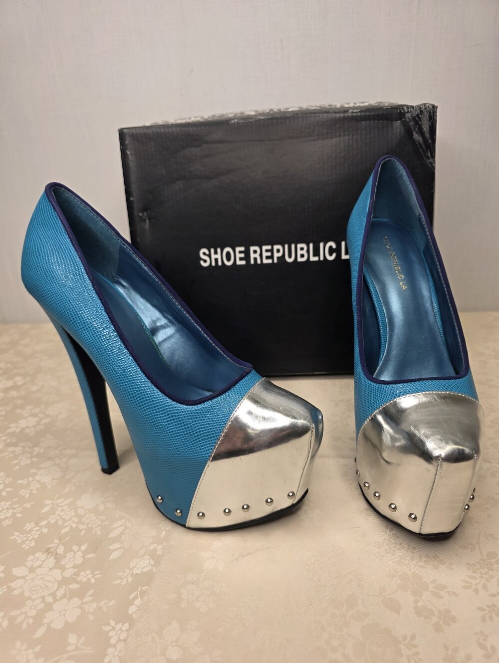 Shoe Republic LA Teal Blue & Silver Metallic Studded Platform Stiletto Heels 7.5